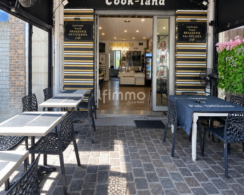 Fond de commerce avec belle visibilité et terrasse de 18 M² - 39422dec-8cec-41d3-973c-594854208922