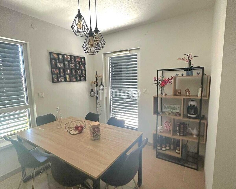 Appartement 2 pièces avec terrasse - 50e3c990-9a5c-407e-9017-c1cfb11061aa