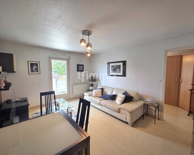 Appartement 2 pièces en rez-de-chaussée avec 2 balcons - 65a6d2f2-6e79-4625-84c0-b1cf9497bb83