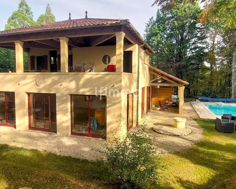 Maison de 263m² sur un terrain de 9980m² au milieu de la nature - 20261004 102521  1 