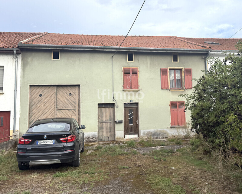 Vends à Holling un ancien corps de ferme de 150m2 - Facade holling