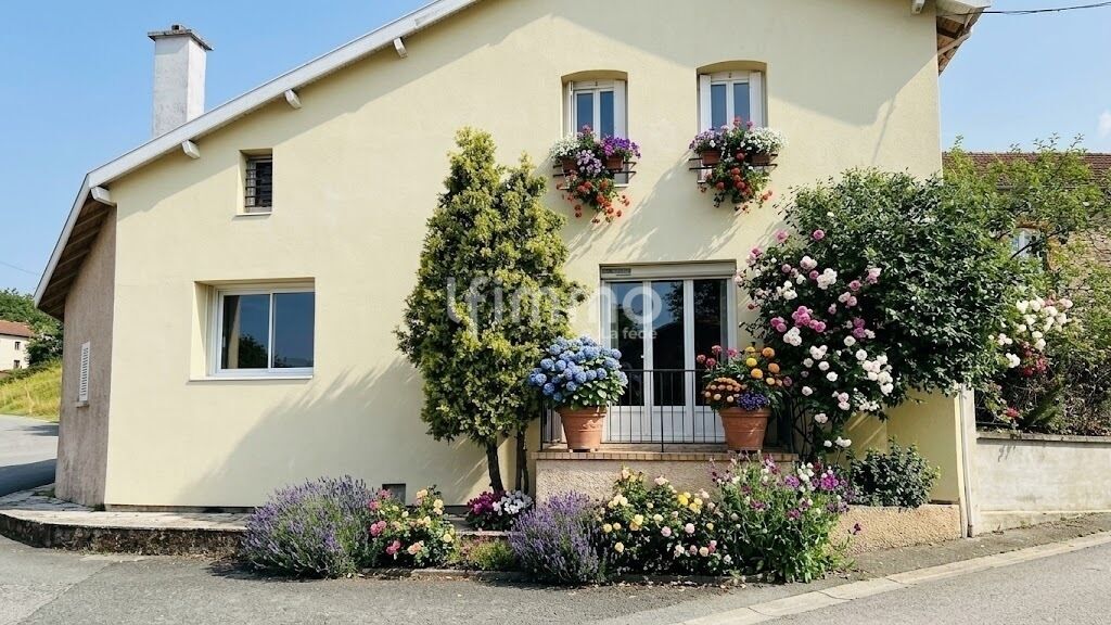 Maison 8 pièces 290 m² · à Bully · 290 m² · 236 000 €