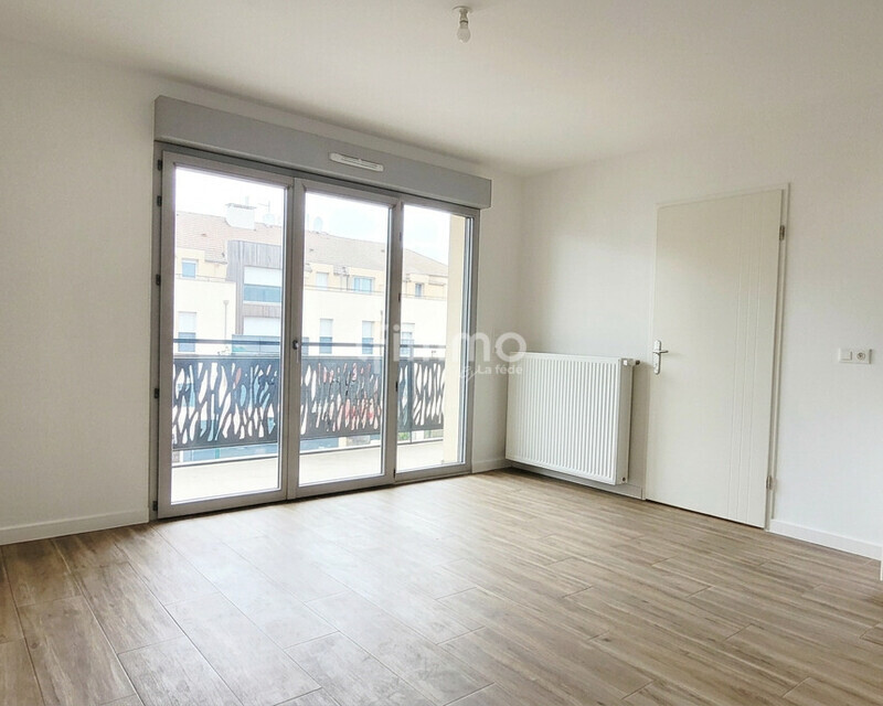 Appartement 2 pièces avec balcon - Dernier étage - Sejour lumineux