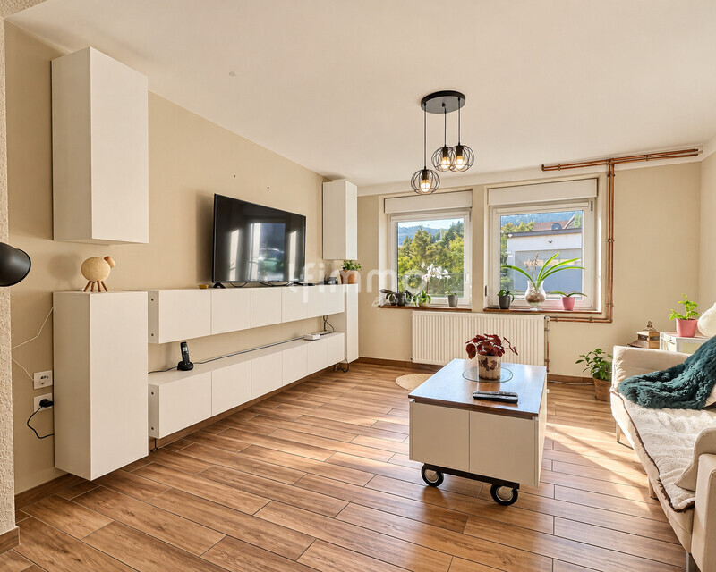 Dalem – Maison de 106,52 m², 3 chambres, garage et beau potentiel - Salon scandinave baigné de lumière